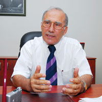 Burs kazananların isimlerini Nusret Parıldar açıkladı