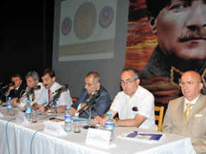 Atatürk Kültür Merkezinde düzenlenen panelde konuşan MTA Doğu Karadeniz Proje Başkanı Jeoloji Yüksek Mühendisi Sebahattin Güner, önemli açıklamalarda bulundu...