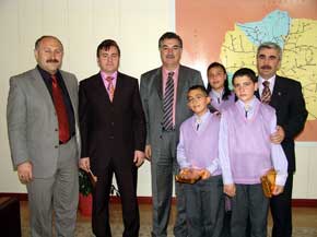 Bayburt Valiliği Makam Odasında 23 Nisan Hatırası