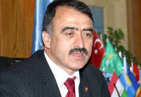 Vali Enver Salihoğlu, Canlı'nın sağlık durumunun iyi olduğunu söyledi. Canlı'nın hayati tehlikesinin bulunmadığını belirten Salihoğlu, ''Saldırgan olayın ardından güvenlik güçlerine teslim oldu'' diye konuştu.