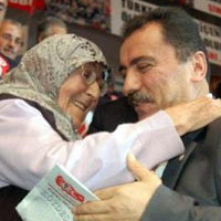 Muhsin Yaıcıoğlu ve annesi