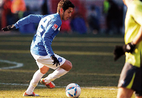 Bayburtlu genç futbolcu, Alman futbol otoriteleri tarafından geleceğin yıldızı olarak gösteriliyor... Bayburtlu genç futbolcu, Alman futbol otoriteleri tarafından geleceğin yıldızı olarak gösteriliyor...