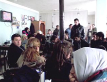 Yukarı Kop köyü mevkiinde arıalanan otobüsün yolcuları 4 saat yardım bekledi...