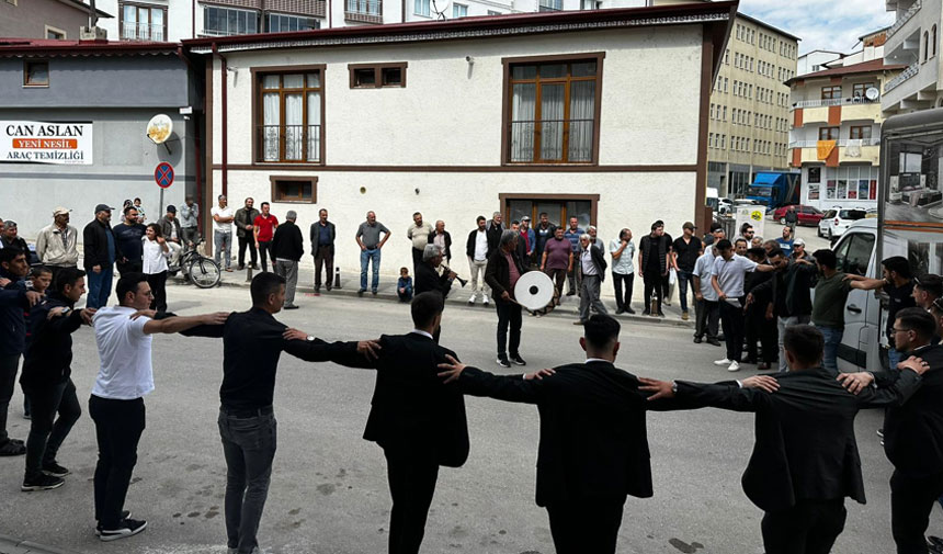 Bayburt Ta Dugun Torenlerinimn Bir Parcasi Gelin Alma 2