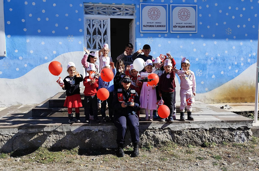 Jandarmadan Yazyurdundaki 14 Ogrenciye 101 Yil Surprizi3