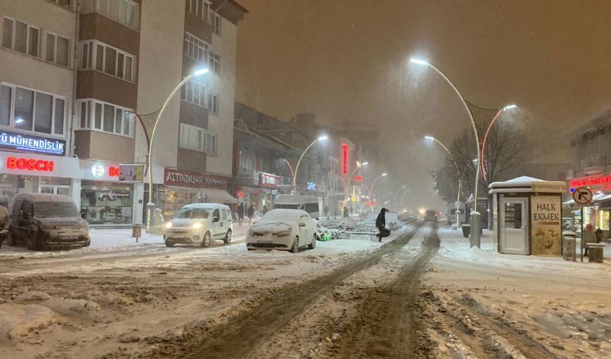 Bir Yagdi Pir Yagdi Trafik Felc Okullar Tatil Oldu2