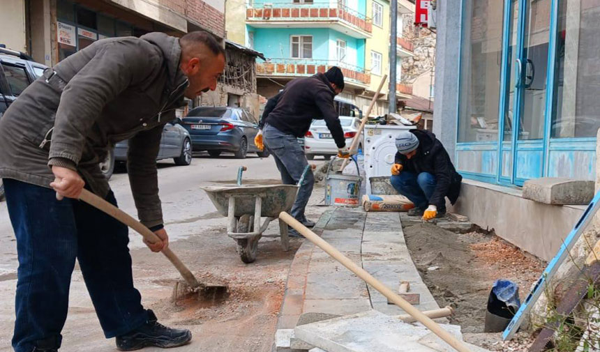 Bayburtta Mezarliklar Ve Cocuk Parklari Elden Geciriliyor3