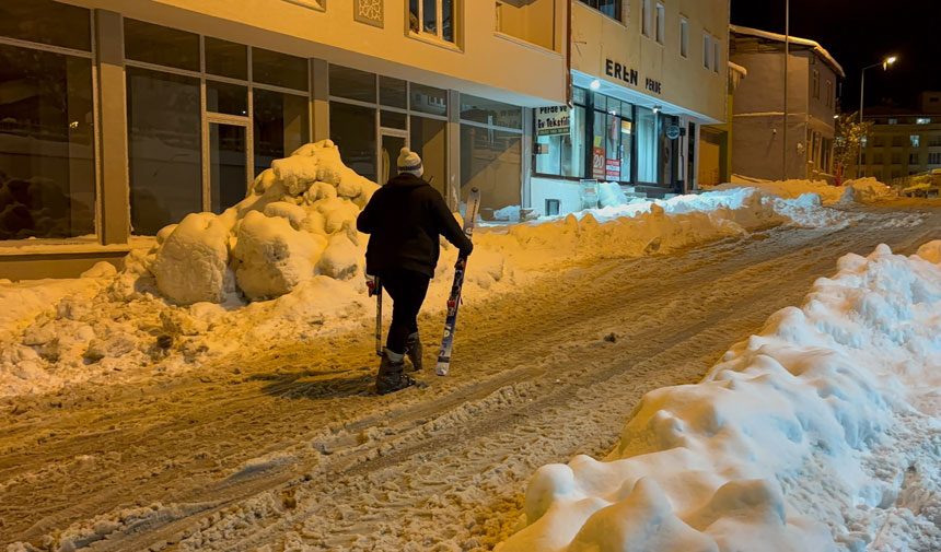 Bayburtta Kayak Sezonu Bu Yil Sokaklarda Acildi2