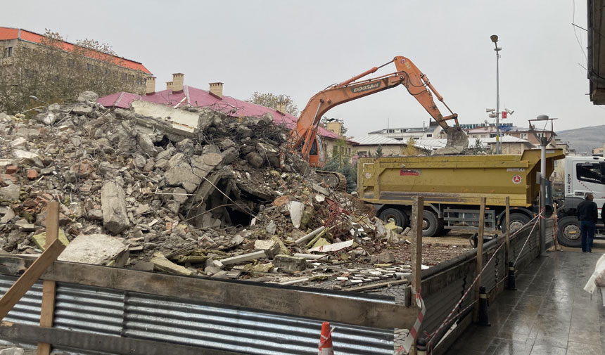 Turan Caddesi Trafige Ne Zaman Acilacak1