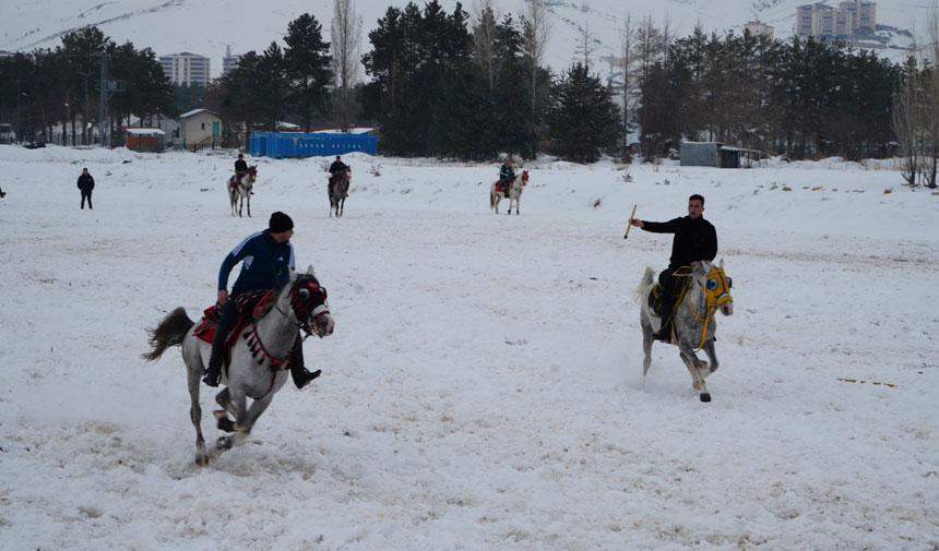 Ciritciler Bayburtta Asker Ugurlamasi Icin At Bindi1