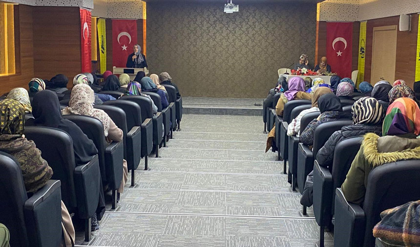 Bayburt Belediyesi Aym Konferanslari Yogun Ilgi Goruyor