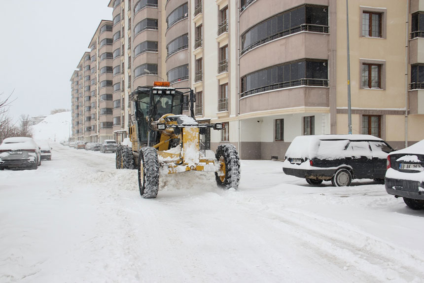 Bayburt Belediyesinin Geceden Baslayan Kar Mesaisi Devam Ediyor3