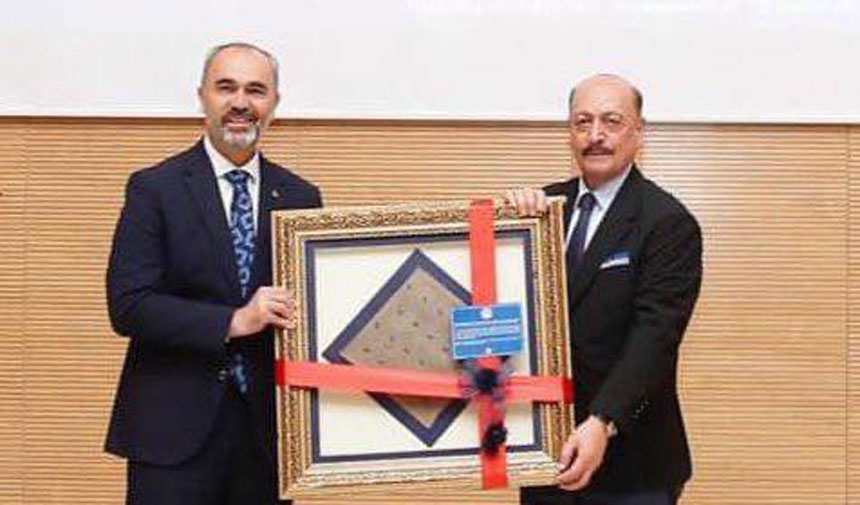 Prof Dr Vedat Bilgin Turk Modernlesmesinin Sorunlarini Anlatti2