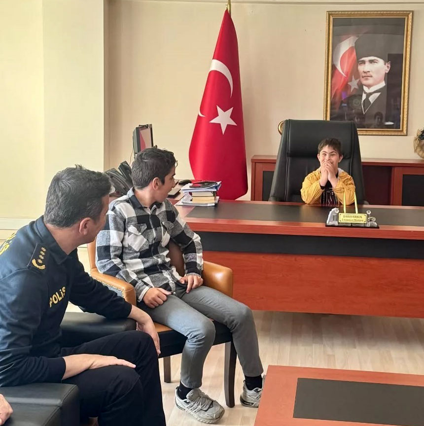 Bayburt Emniyet Muduru Baris Erkol Ozel Misafirlerini Agirladi1