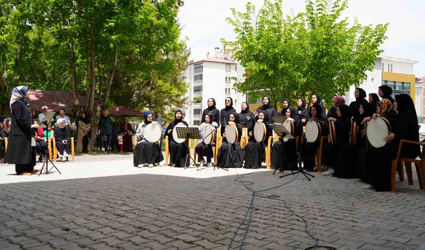 Vali Mustafa Eldivan El Emegi Urunler Bayburtun Mirasini Yasatiyor4
