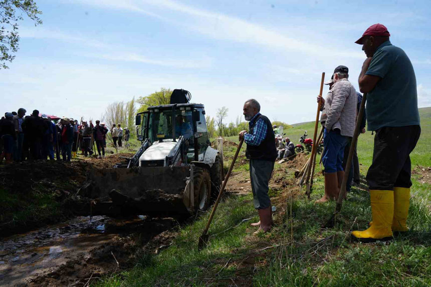 Bayburtta 4 Kilometrelik Su Kanali Imece Usuluyle Temizlendi1