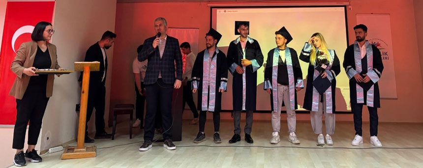 Bayburtta Mesleki Egitim Mezuniyet Coskusu1