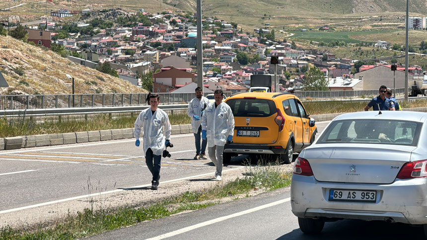 Taksi Carpan Genc Kurtarilamadi Bayburtta Aci Olum1