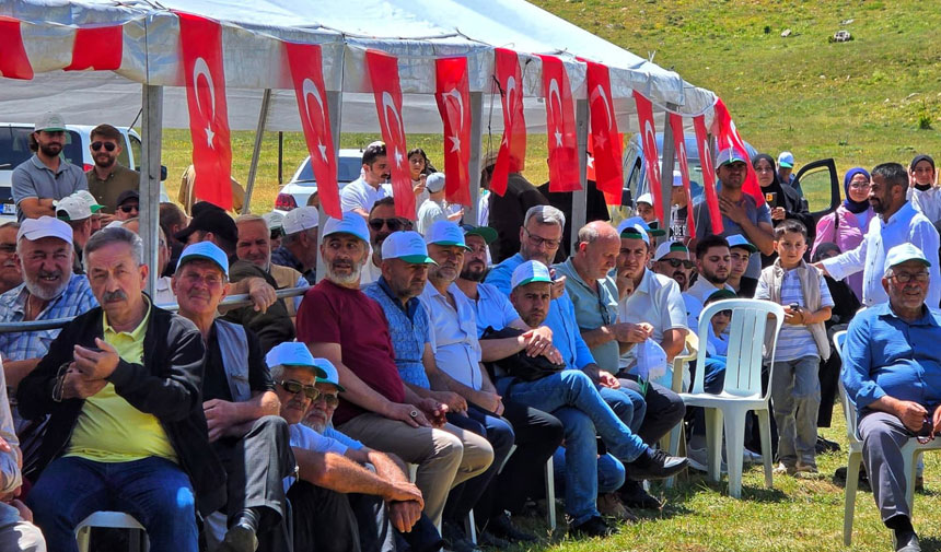 Bayburtlu Sanatci Muhsin Bayburtlu Esliginde Yaylapinarda Unutulmaz Bir Gun2