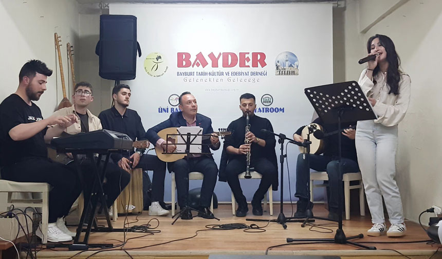 Bayburt Tarih Kultur Ve Edebiyat Derneginden Muzik Ziyafetiyle Sezon Finali3