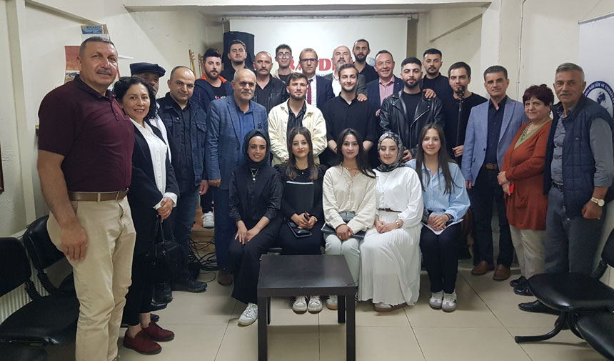 Bayburt Tarih Kultur Ve Edebiyat Derneginden Muzik Ziyafetiyle Sezon Finali6