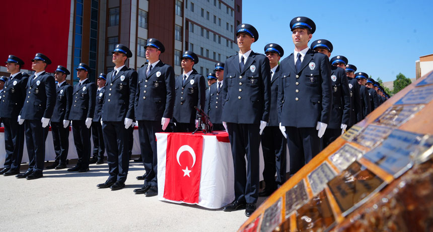 Bayburt Pomem 202 Mezun Verdi Toren Evlilik Teklifleri Ile Renklendi1