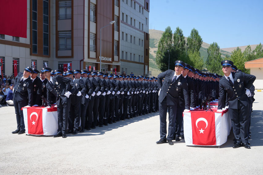 Bayburt Pomem 202 Mezun Verdi Toren Evlilik Teklifleri Ile Renklendi2