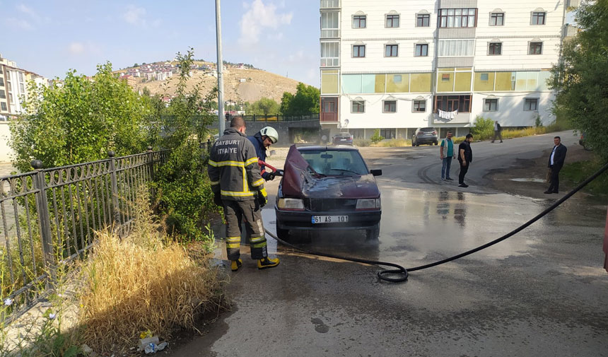 Bayburtta Korkutan Anlar Park Halindeki Arac Yandi1