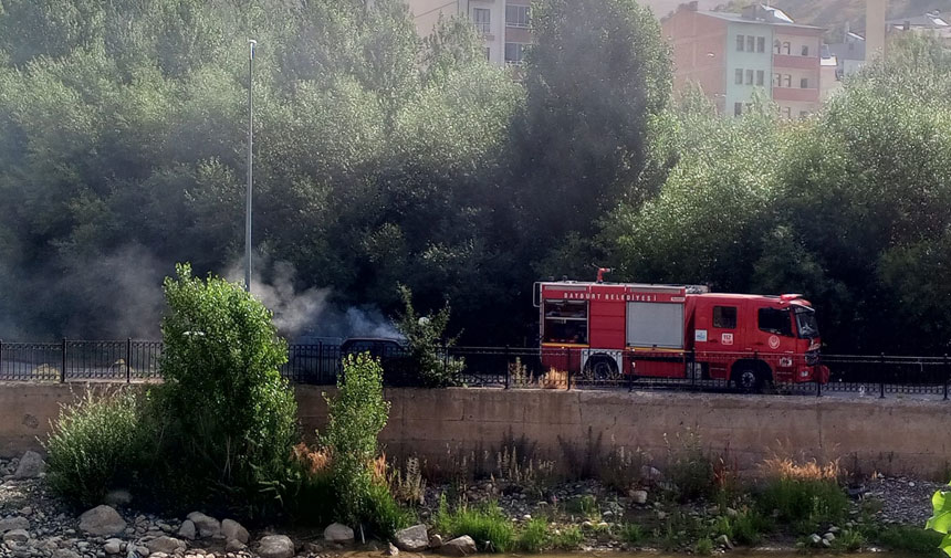 Bayburtta Korkutan Anlar Park Halindeki Arac Yandi2