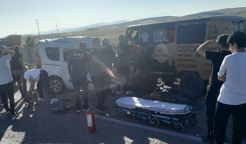 Bayburttaki Trafik Kazasinda Anne Ve Oglu Can Verdi Yaralilar Da Var3