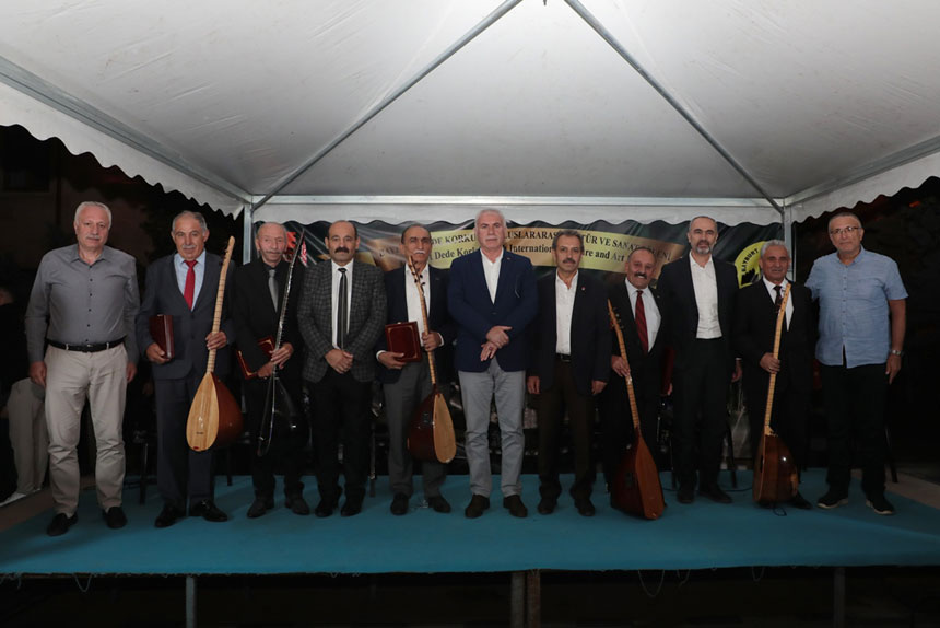 Asiklarin Atismalari Ve Kahramanlik Turkuleri Ile Bayburtta Coskulu Gece2