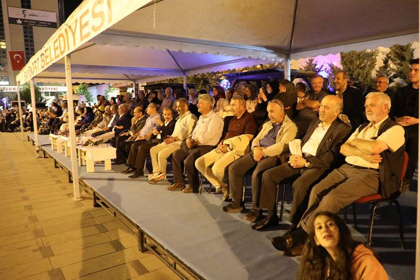 Asiklarin Atismalari Ve Kahramanlik Turkuleri Ile Bayburtta Coskulu Gece3