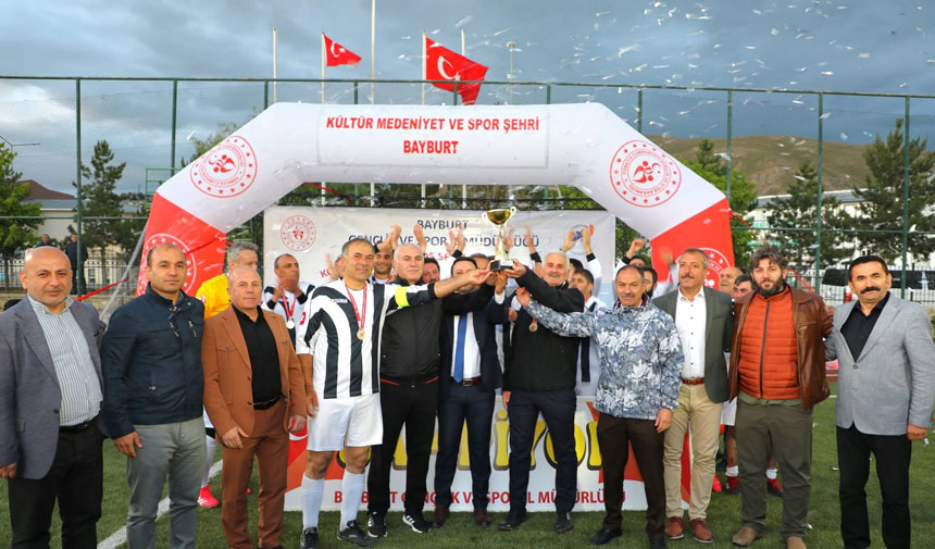 Bayburt Universitesi Kurumlar Arasi Futbol Turnuvasinda Sampiyon1