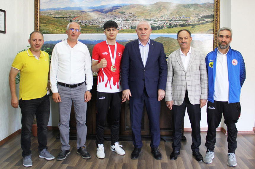 Bedirhan Akburak Balkan Sampiyonu Bayburtun Gururu Avrupaya Gidiyor1