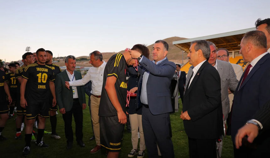 Bayburt Koyler Arasi Turnuvasinda 21 Yilin Sampiyonu Tascilarspor5