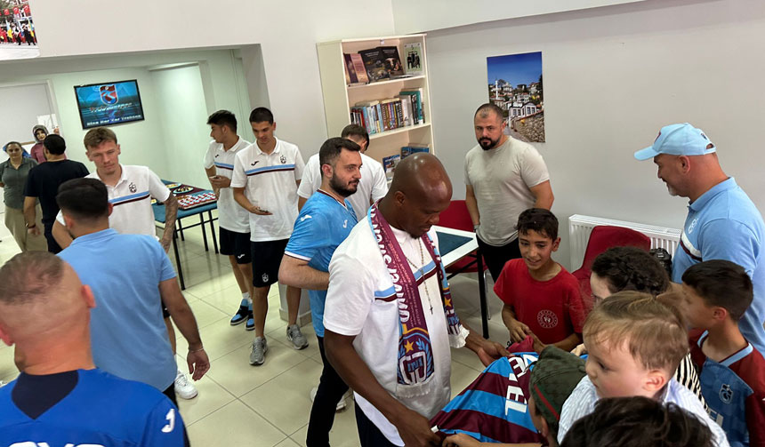 Trabzonsporlu Yildizlar Bayburt Trabzonlular Derneginin Acilisina Katildi3