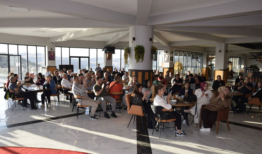 Bayburt Devlet Hastanesinin Muduru Savas Karabuluta Duygusal Veda3