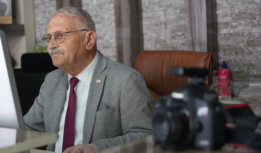 Karanlik Odadan Sari Isiga Ve Dijital Caga Donusumun Tanigi Sadik Yavuz2