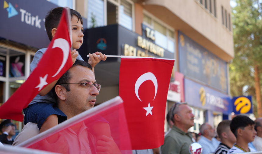 Bayburtta 30 Agustos Zafer Bayrami Coskusu3