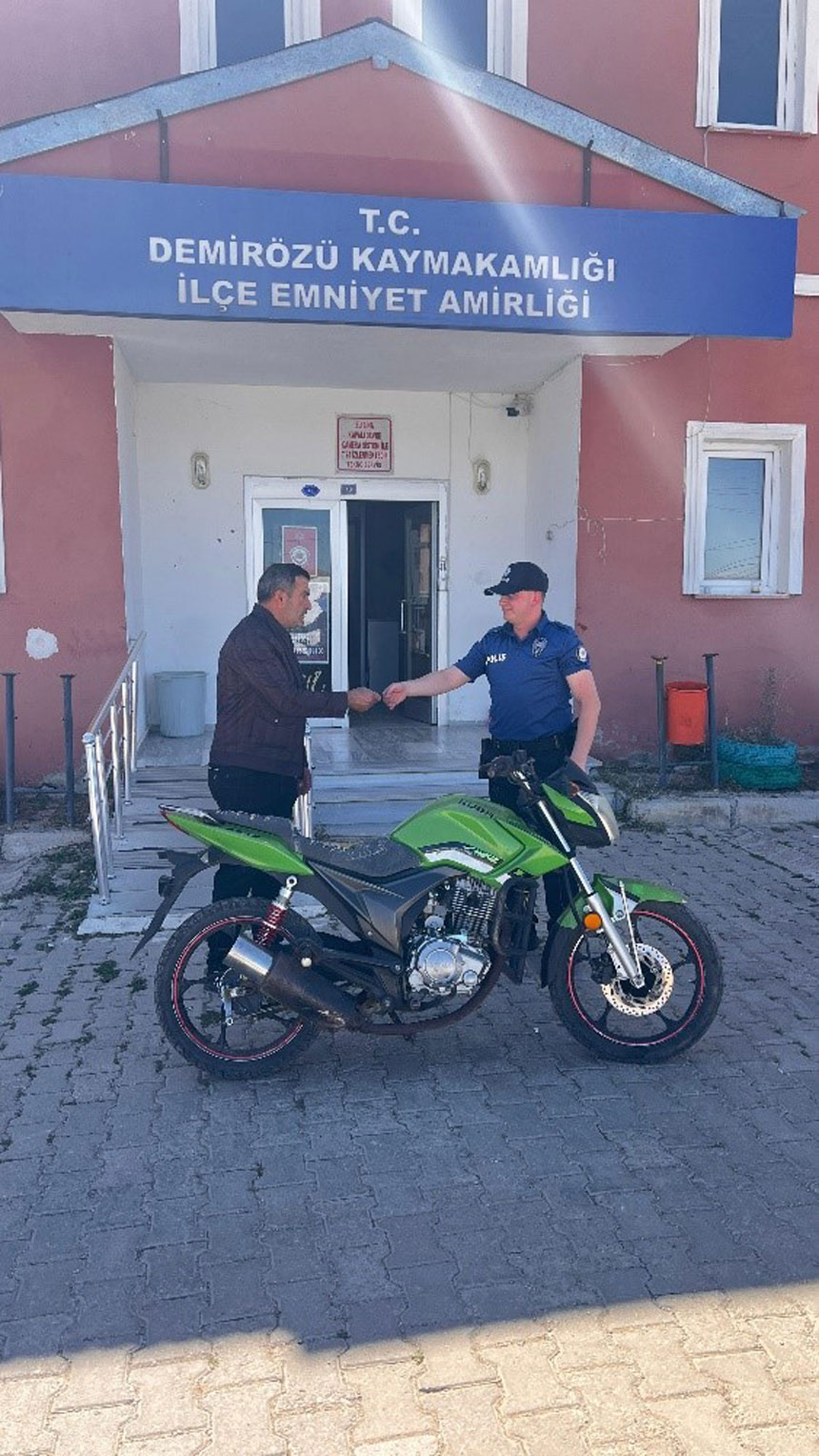 Demirozundeki Motosiklet Hirsizligi Olayi Cozuldu Iki Supheli Tutuklandi3