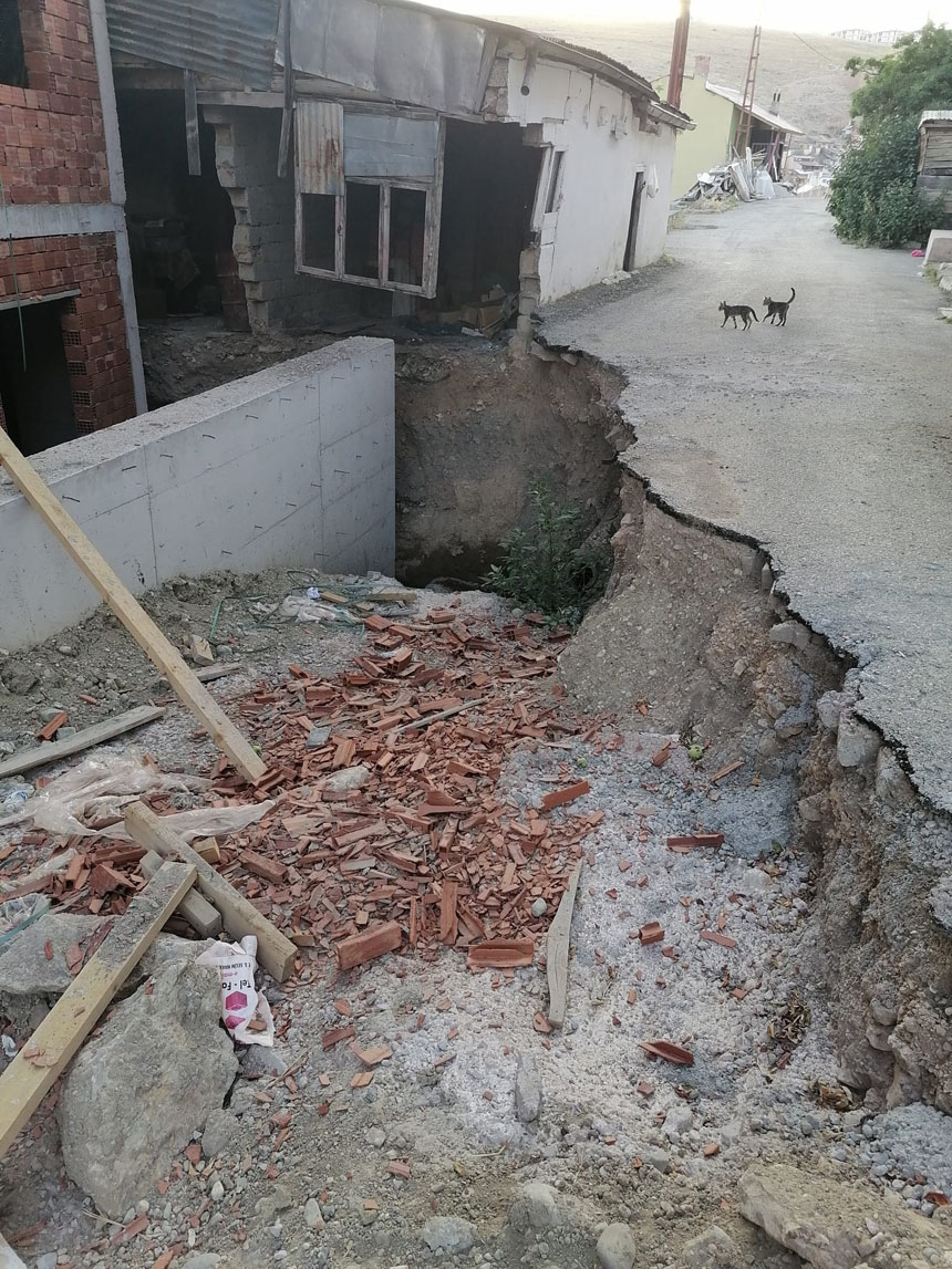 Tepki Ceken Bina Mahalleliyi De Canindan Bezdirdi3