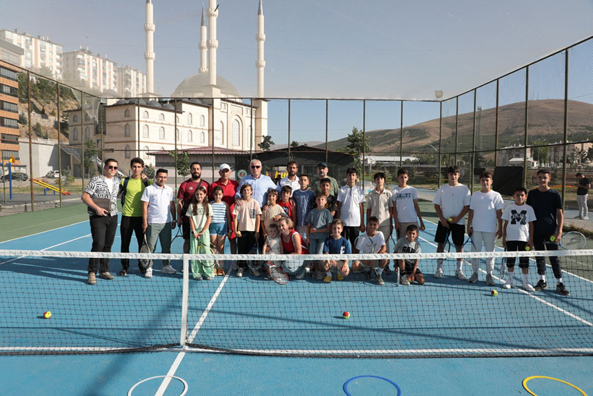 Bayburtun Tek Tenis Kortu Yenilendi2