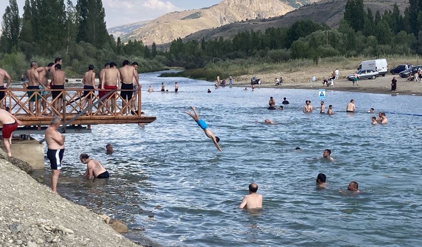 Bayburtun Kopuz Plaji Bolgenin De Gozdesi Oldu2