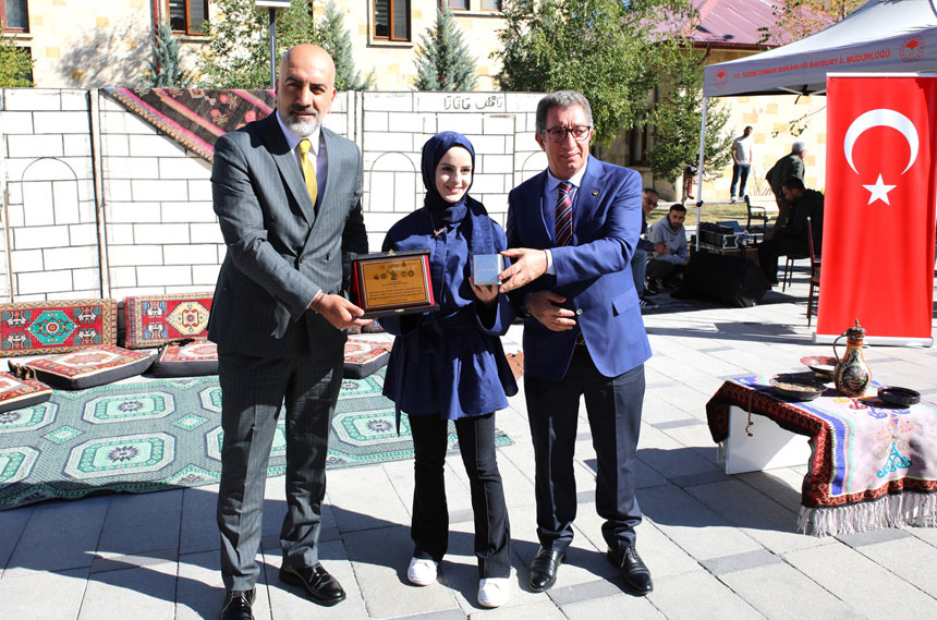 Bayburtta Yilin Ahisi 67 Yasindaki Ahsap Ustasi Osman Kodan6