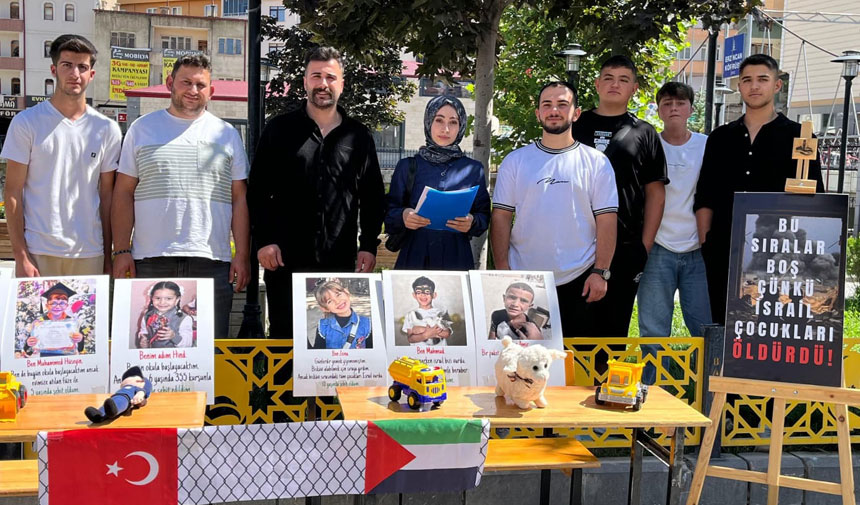 Ak Parti Bayburt Genclik Kollarindan Gazze Icin Bos Siralar Etkinligi2