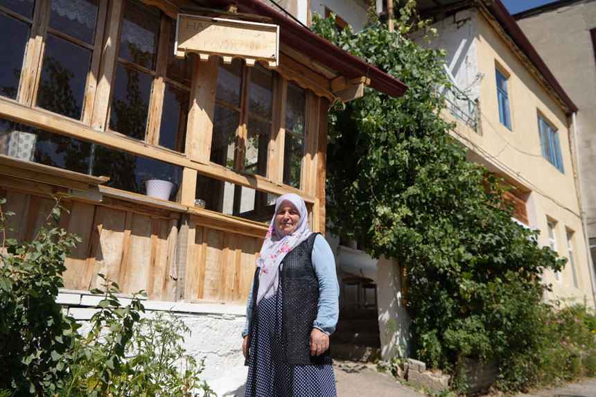 Fadime Palabiyik 44 Yildir Kirada Oturdugu Evi Saraya Cevirdi4