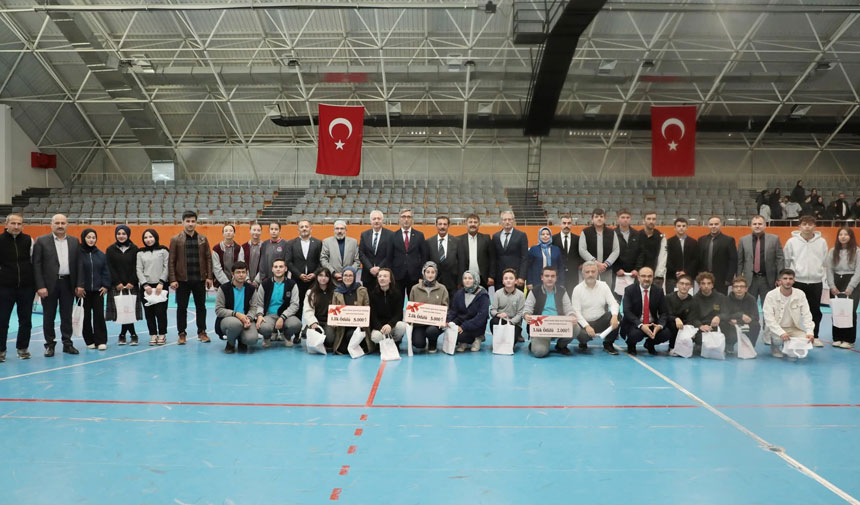 Bayburt Bilgi Yarismasinda Guzel Sanat Lisesi Zirvede1