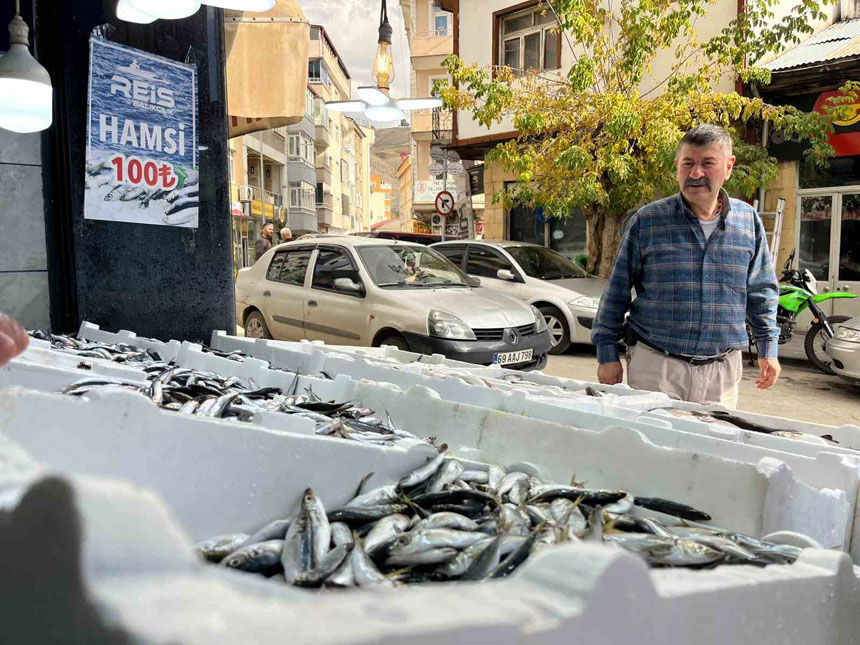 Bayburtta Balik Tezgahlari Hareketlendi Fiyatlar 100 Ila 400 Tl Arasinda1