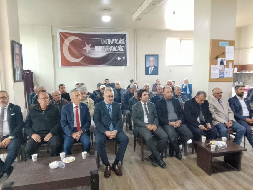 Iyi Parti Bayburt Il Kongresinde Turgay Hanci Yeniden Baskan