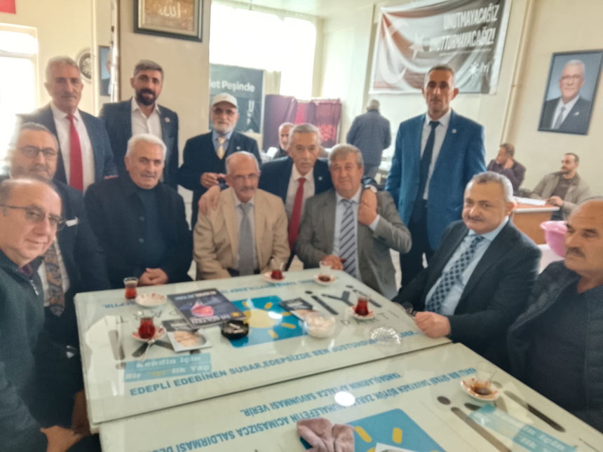 Iyi Parti Bayburt Il Kongresinde Turgay Hanci Yeniden Baskan1